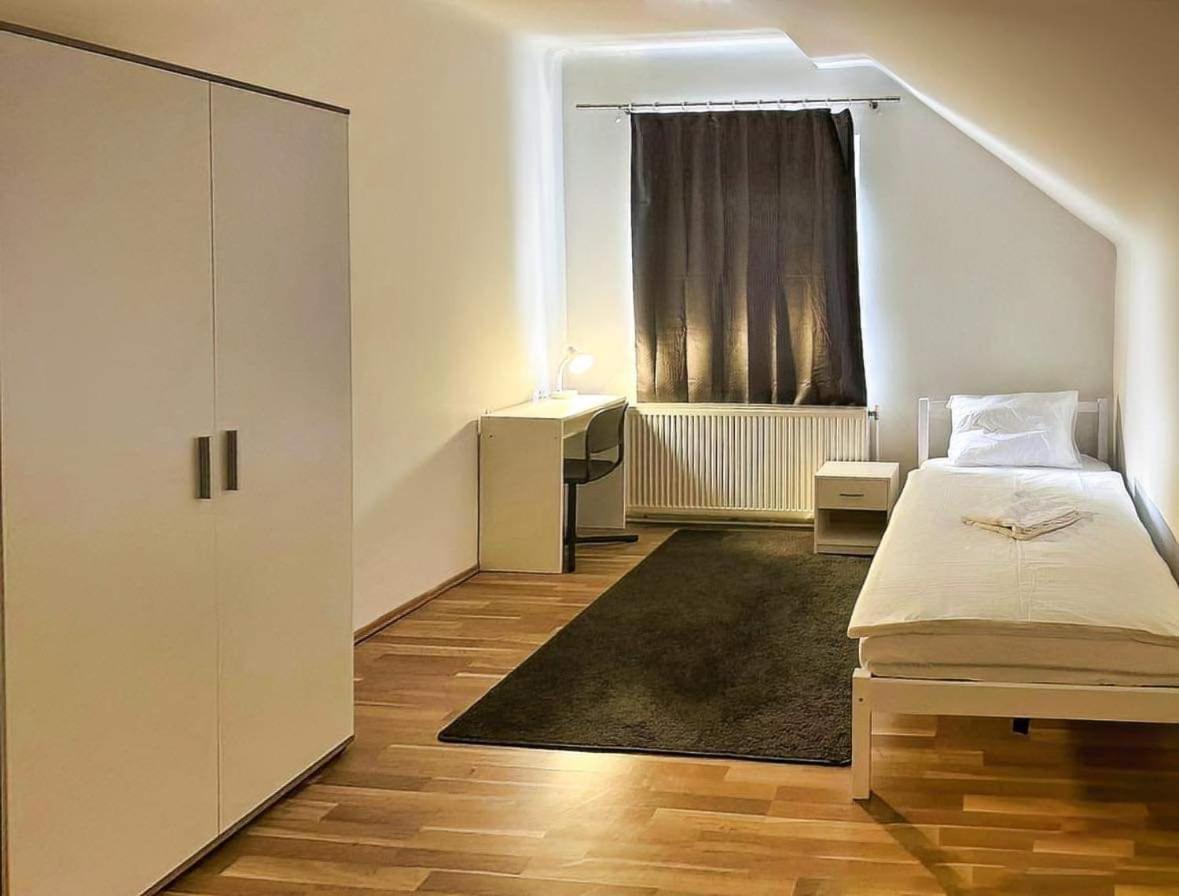 Adelin Einzelzimmer Vandrarhem Wien Exteriör bild
